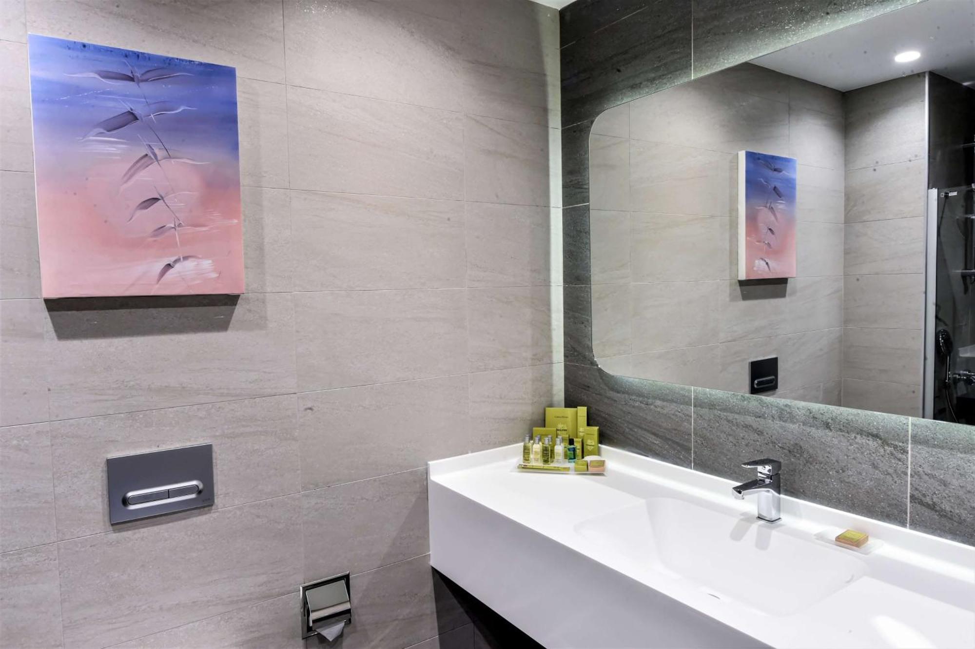 Hotel Doubletree By Hilton Ankara Incek Exterior foto